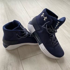 Women’s Size 9.5 Under Armour Hightop Sneaker